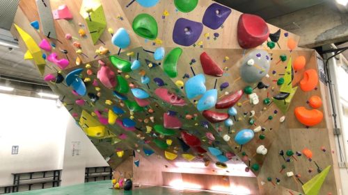 東京都のクライミング施設「ROCKY（ロッキー） 新宿曙橋店」